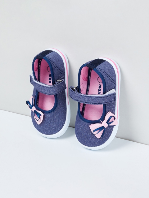 

max Girls Navy Blue Slip-On Sneakers