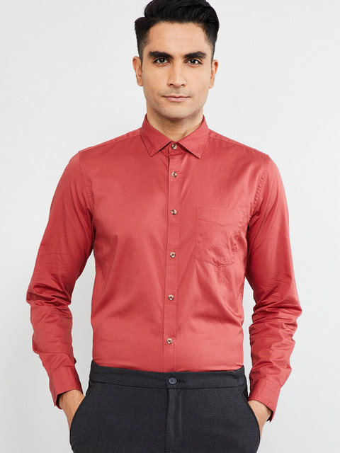 

max Men Red Regular Fit Solid Semiformal Shirt