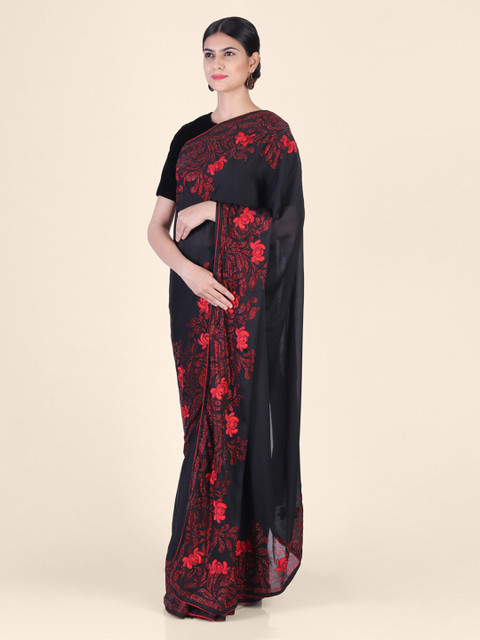 

Hastakala Black & Red Pure Crepe Solid Saree