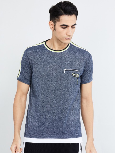 

max Men Blue Solid Round Neck T-shirt