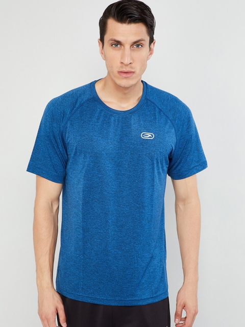 

max Men Blue Solid Round Neck T-shirt