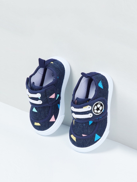 

max Boys Navy Blue Sneakers