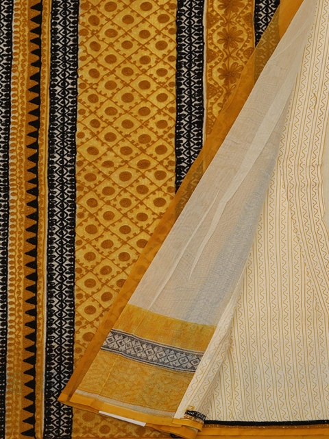 

Pothys Cream-Coloured Printed Supernet Saree
