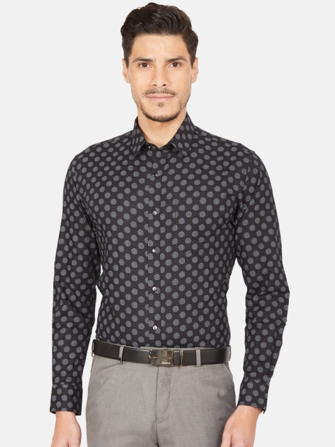 Oxemberg Men Black & Off-White Slim Fit Printed Formal Shirt