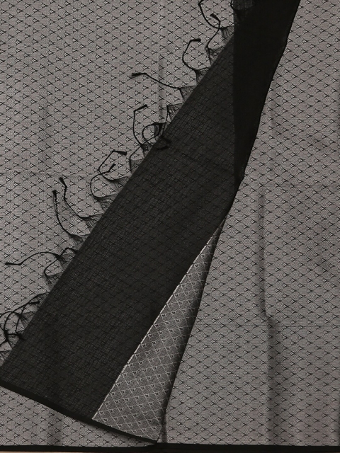

Pothys Black Dyed Supernet Saree