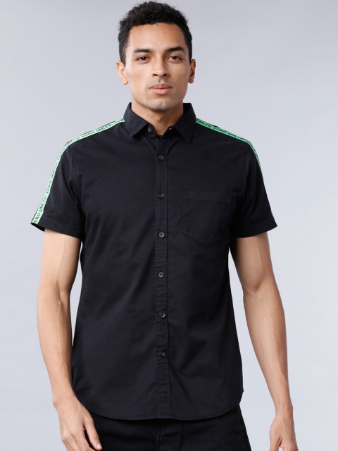 

Ecko Unltd Men Black Slim Fit Solid Casual Shirt