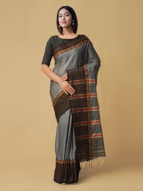 

Unnati Silks Grey Pure Cotton Solid Narayan Peth Saree
