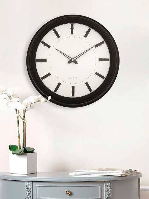 

eCraftIndia White & Black Handcrafted Round Solid 37 cm Analogue Wall Clock