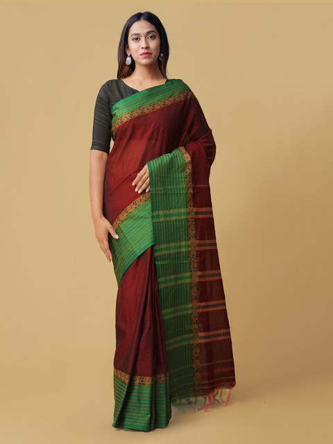 

Unnati Silks Maroon & Green Pure Cotton Solid Narayan Peth Saree