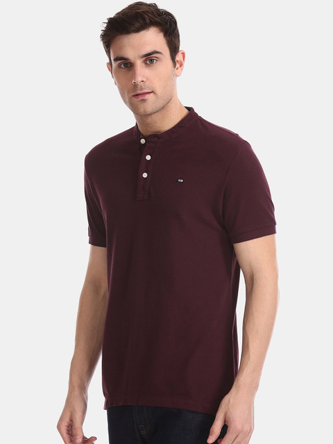 

Arrow Men Burgundy Solid Detachable Polo Collar T-shirt