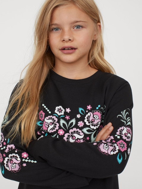 

H&M Girls Black Floral Printed sweatshirt