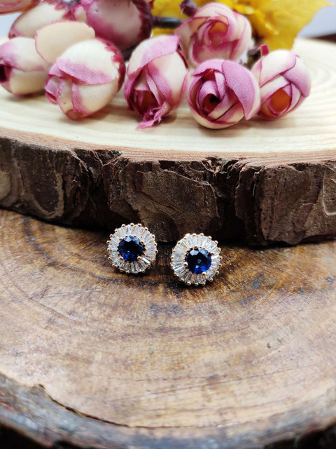 

Sia Art Jewellery Blue & Gold-Plated Classic Studs