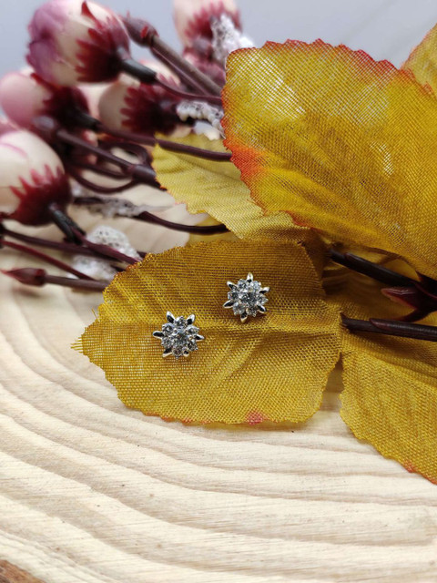 

Sia Art Jewellery White Square Studs