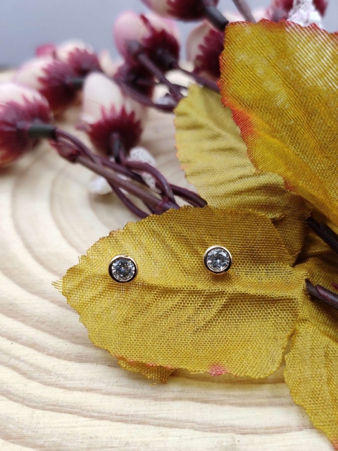 

Sia Art Jewellery Silver-Plated Cubic Zirconia Classic Studs