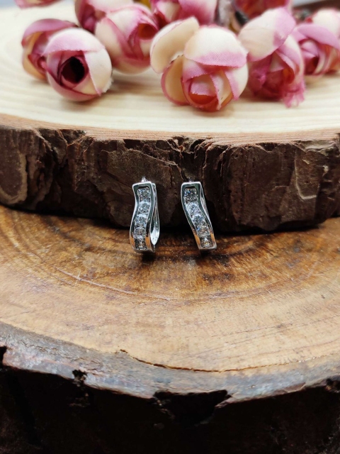 

Sia Art Jewellery Silver-Plated Cubic Zirconia Classic Studs