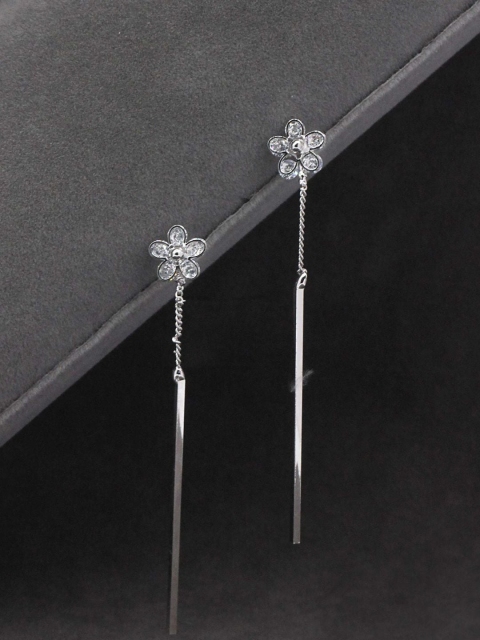 

Sia Art Jewellery White Classic Drop Earrings
