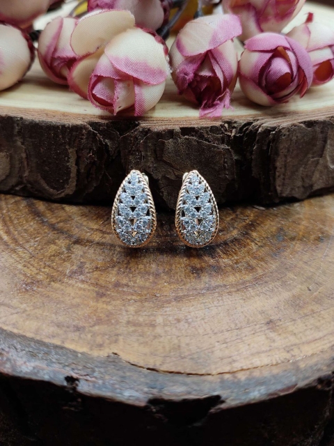 

Sia Art Jewellery Gold-Plated & Blue Cubic Zirconia Teardrop Shaped Studs