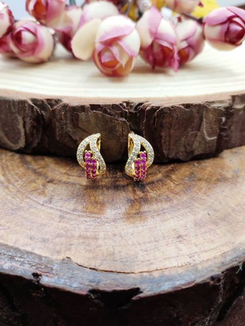 

Sia Art Jewellery Gold-Plated & Pink Leaf Shaped Hoop Earrings