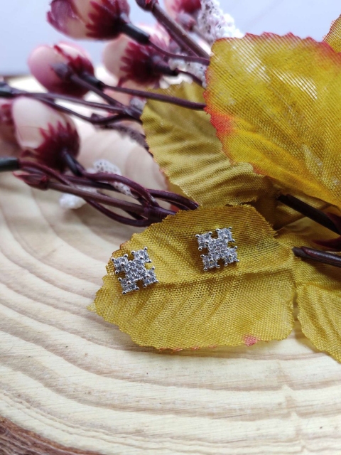 

Sia Art Jewellery White Square Studs