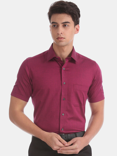 

Arrow Men Pink Regular Fit Solid Formal Shirt