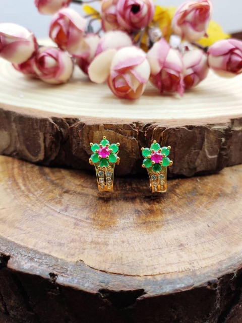 

Sia Art Jewellery Green & Gold-Plated Classic CZ Studded Studs