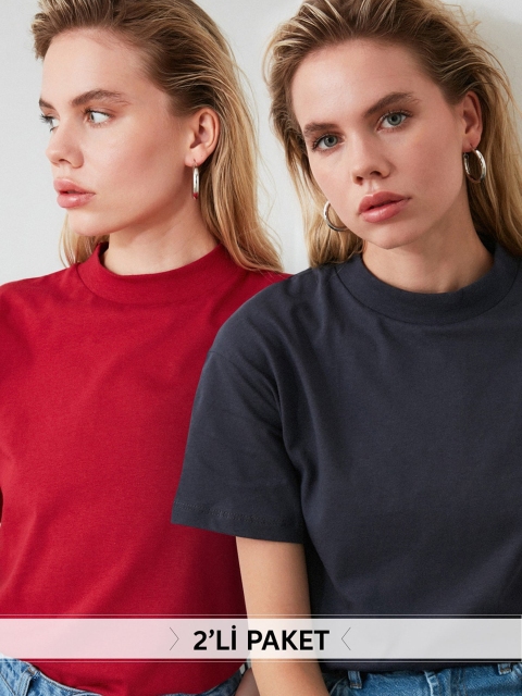 

TRENDYOL COLLECTION Women Red Solid Round Neck T-Shirts, Maroon