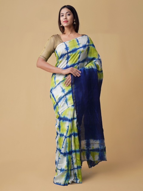 

Unnati Silks Off-White & Green Silk Cotton Checked Chanderi Saree