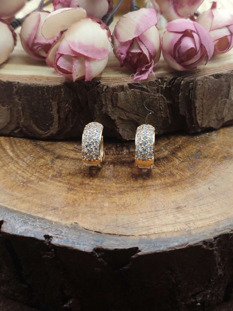 

Sia Art Jewellery Gold-Plated White Circular Hoop Earrings