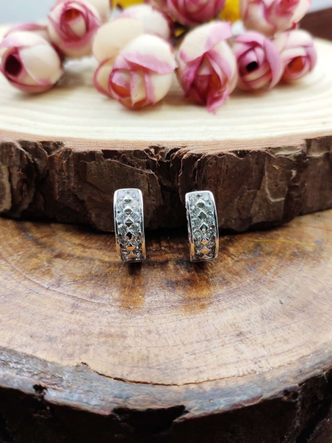 

Sia Art Jewellery Silver-Plated Cubic Zirconia Classic Studs