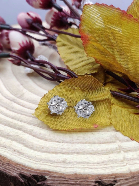 

Sia Art Jewellery White & Silver-Plated Classic CZ Studded Studs