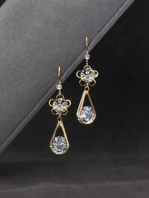 

Sia Art Jewellery White & Gold-Plated Contemporary Drop Earrings