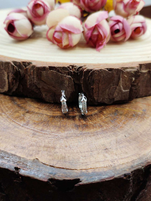 

Sia Art Jewellery Silver-Plated White Circular Earrings