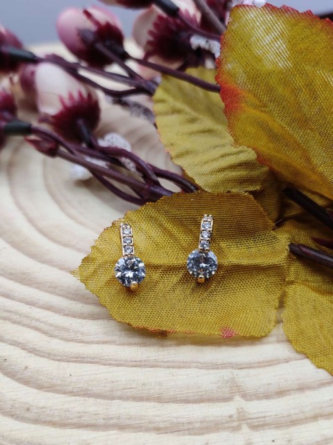 

Sia Art Jewellery White & Gold-Plated Contemporary Studs