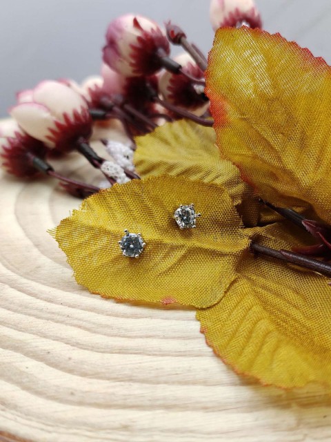 

Sia Art Jewellery White Square Studs
