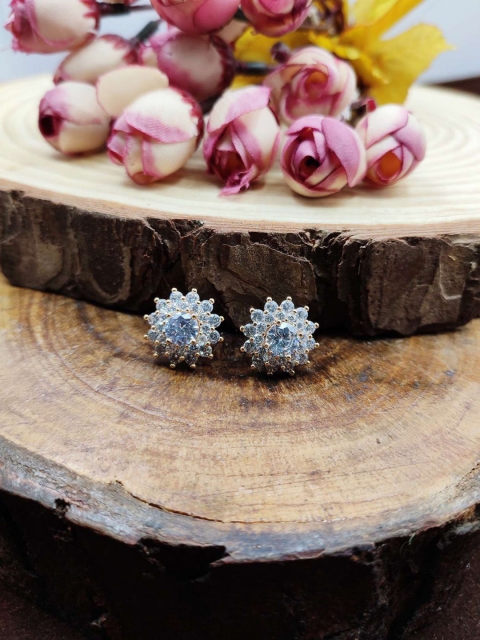 

Sia Art Jewellery Gold-Plated Floral Studs