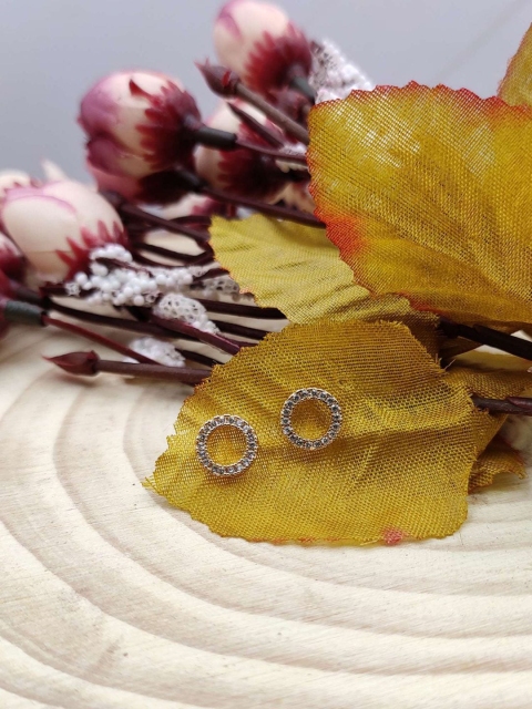 

Sia Art Jewellery White & Gold-Plated Classic Studs