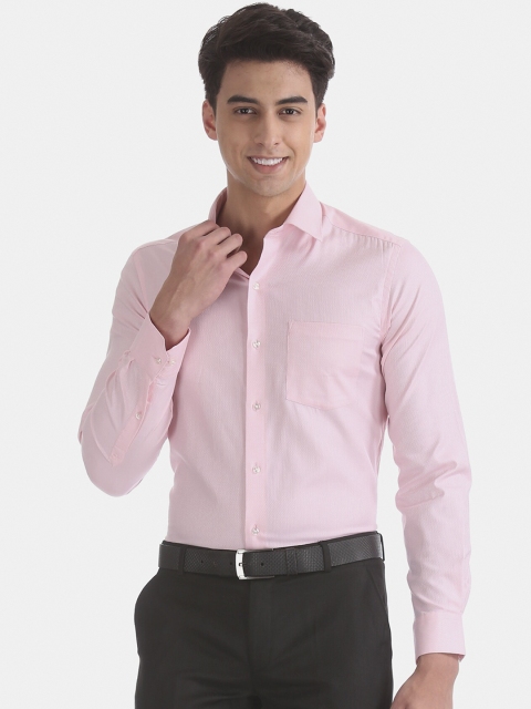 

Arrow Men Pink Slim Fit Solid Formal Shirt