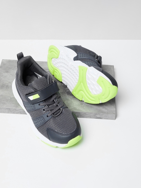 

max Boys Grey Sneakers
