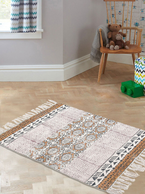 

Tistabene Off-White & Brown Kilim Pattern Fringed Dhurrie