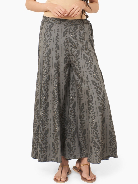 

IMARA Women Grey Printed Flared Palazzos