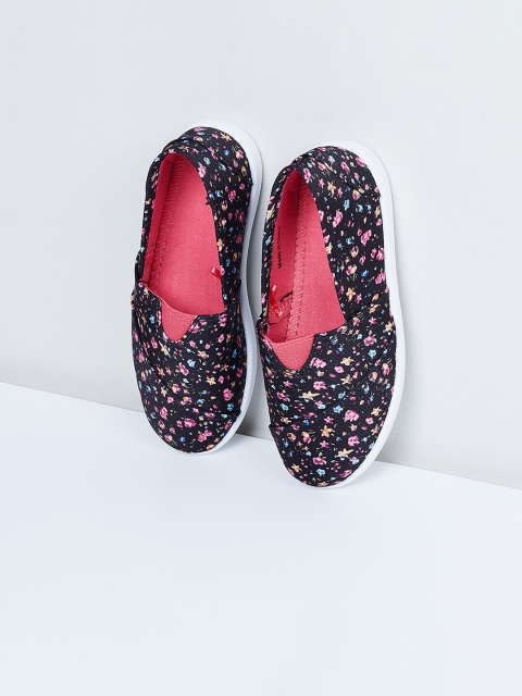 

max Girls Black & Pink Floral Printed Slip-On Sneakers