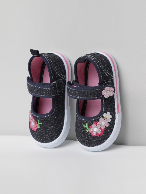 

max Girls Navy Blue Floral Textured Slip-On Sneakers