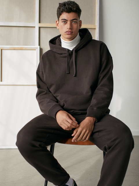 

H&M Men Brown Solid Cotton Hoodie