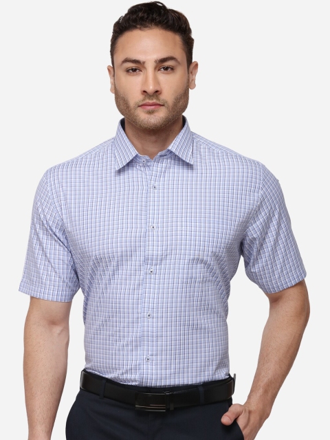 

Greenfibre Men White & Blue Regular Fit Checked Formal Shirt