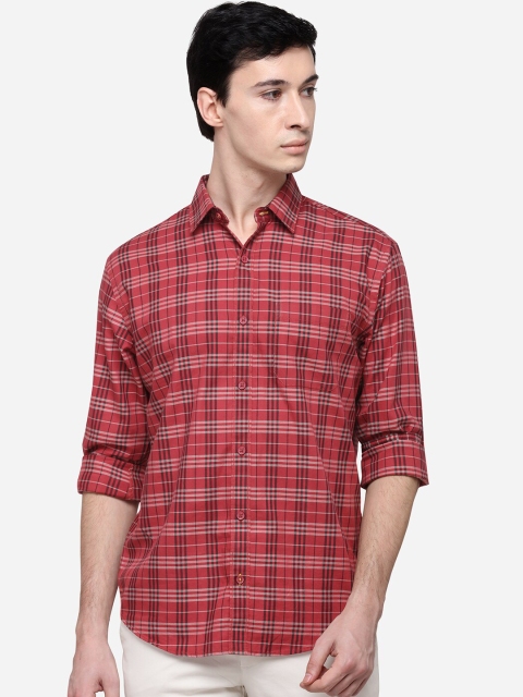 

Greenfibre Men Red Regular Fit Checked Casual Shirt