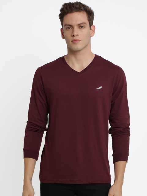 

Crocodile Men Maroon Solid V-Neck T-shirt