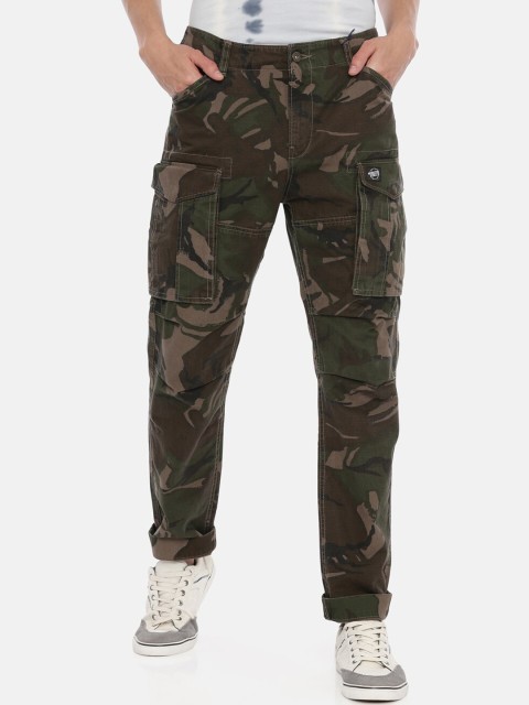

Breakbounce Men Olive Green & Beige Regular Fit Camouflage Printed Cargos
