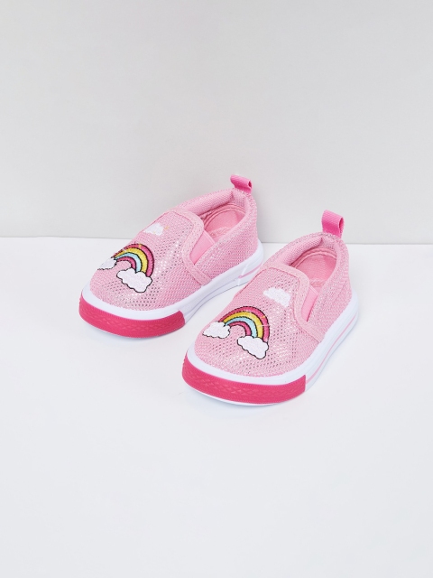 

max Girls Pink Textured Slip-On Slip-On Sneakers