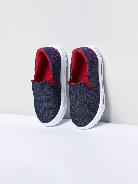 

max Boys Navy Blue Slip-On Sneakers
