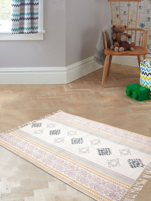 

Tistabene Off-White & Black Kilim Pattern Fringed Dhurrie
